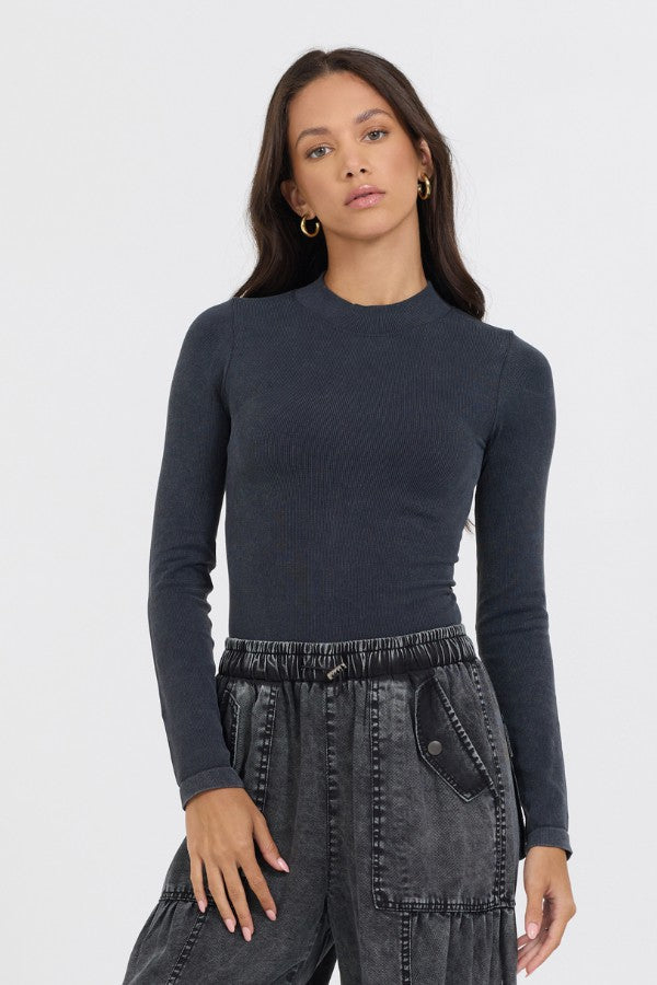 Washed Mountain Seamless Mock Neck Top | Vintage Havana Clothing