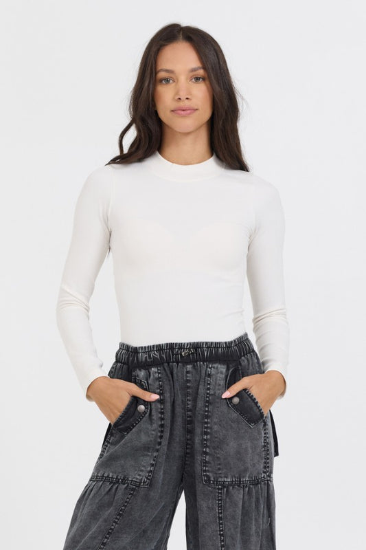 Pale Ivory Seamless Mock Neck Top | Vintage Havana Women